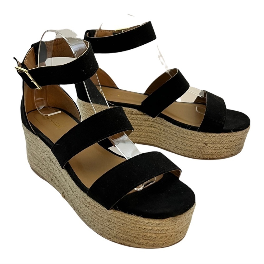 Qupid Black Sandals